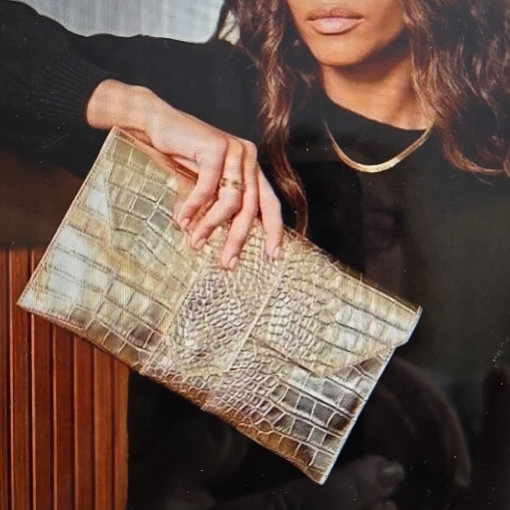 JJ Winters Nikki Metallic Crocodile Embossed Clutch Vegan NWT - Picture 2 of 10